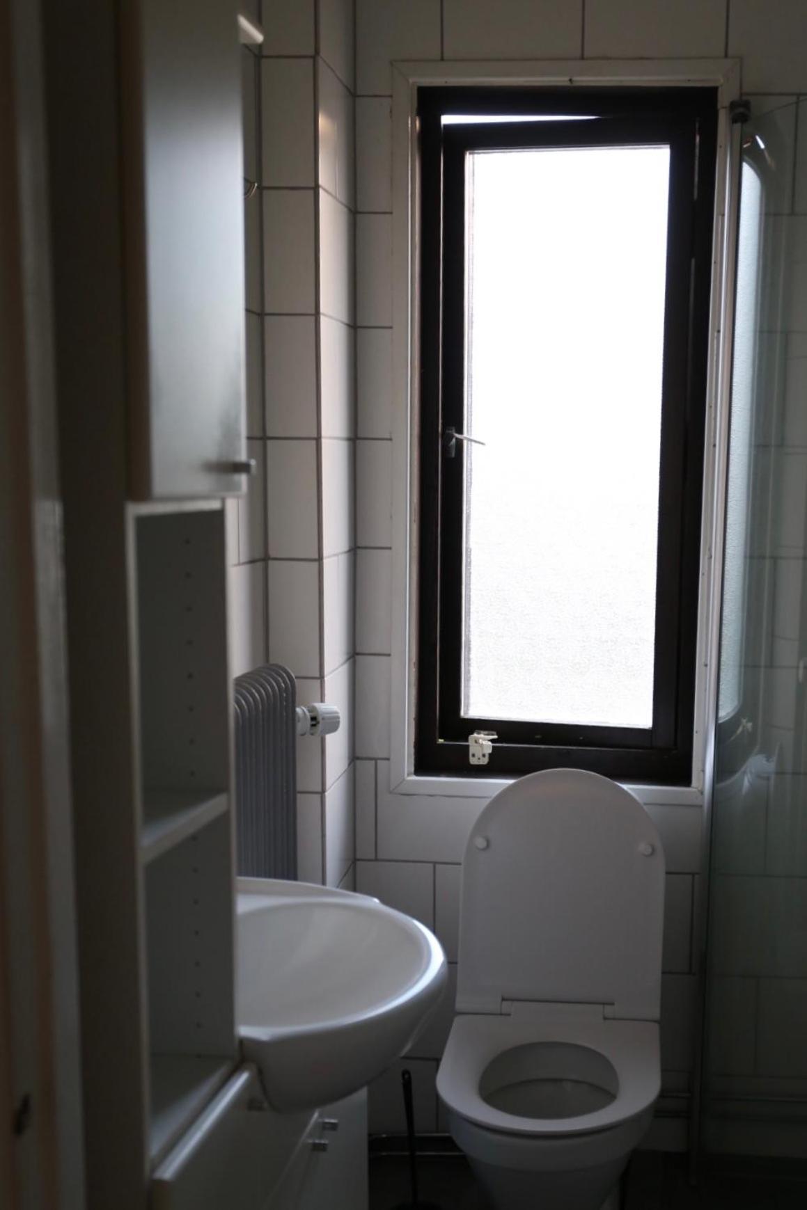 Laegenhet Naera Hav Och Centrum ハルムスタッド エクステリア 写真